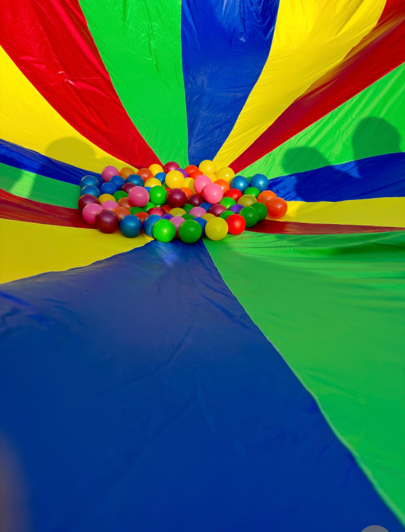 چتر شادی بازی گروهی برای همه گروه های سنی